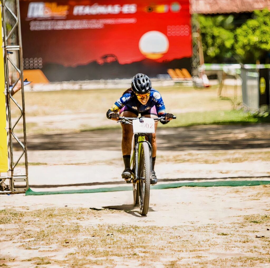 female cyclist Alessandra